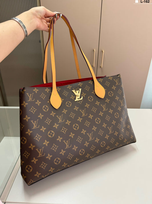 Louis new arrival tote bag size: 43.13.27 cm