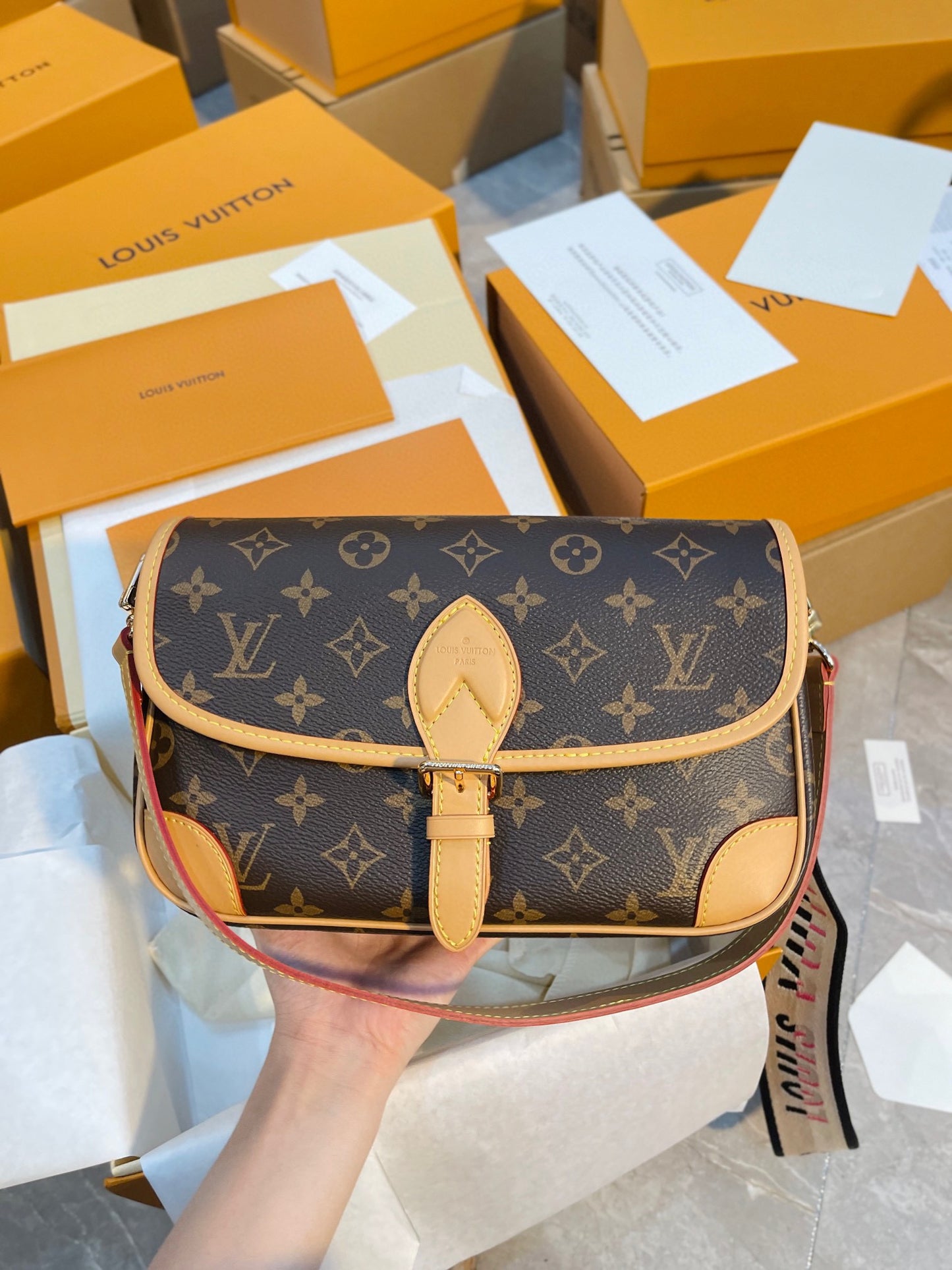 Louis new arrival bag size: 24cm