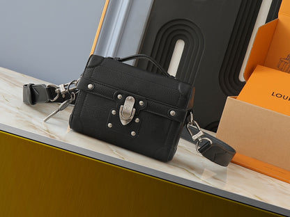 Louis new arrival Soul Trunk bag size: 19*15*7 cm