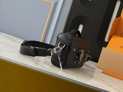 Louis new arrival Soul Trunk bag size: 19*15*7 cm