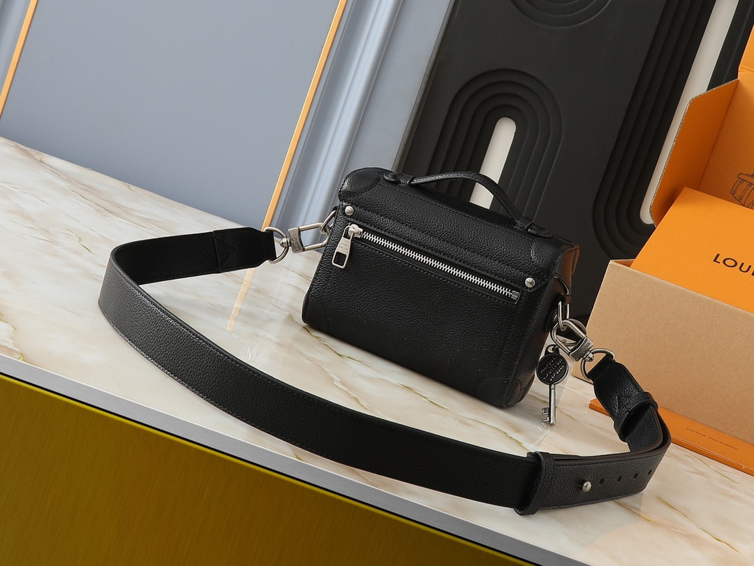 Louis new arrival Soul Trunk bag size: 19*15*7 cm