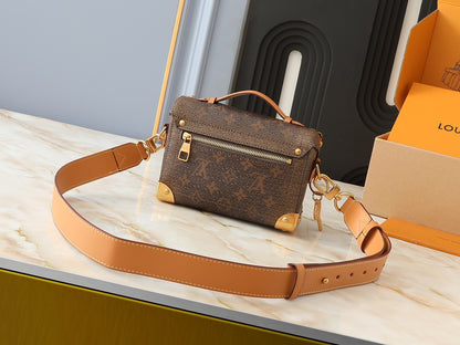 Louis new arrival Soul Trunk bag size: 19*15*7 cm