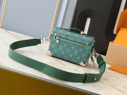 Louis new arrival Soul Trunk bag size: 19*15*7 cm