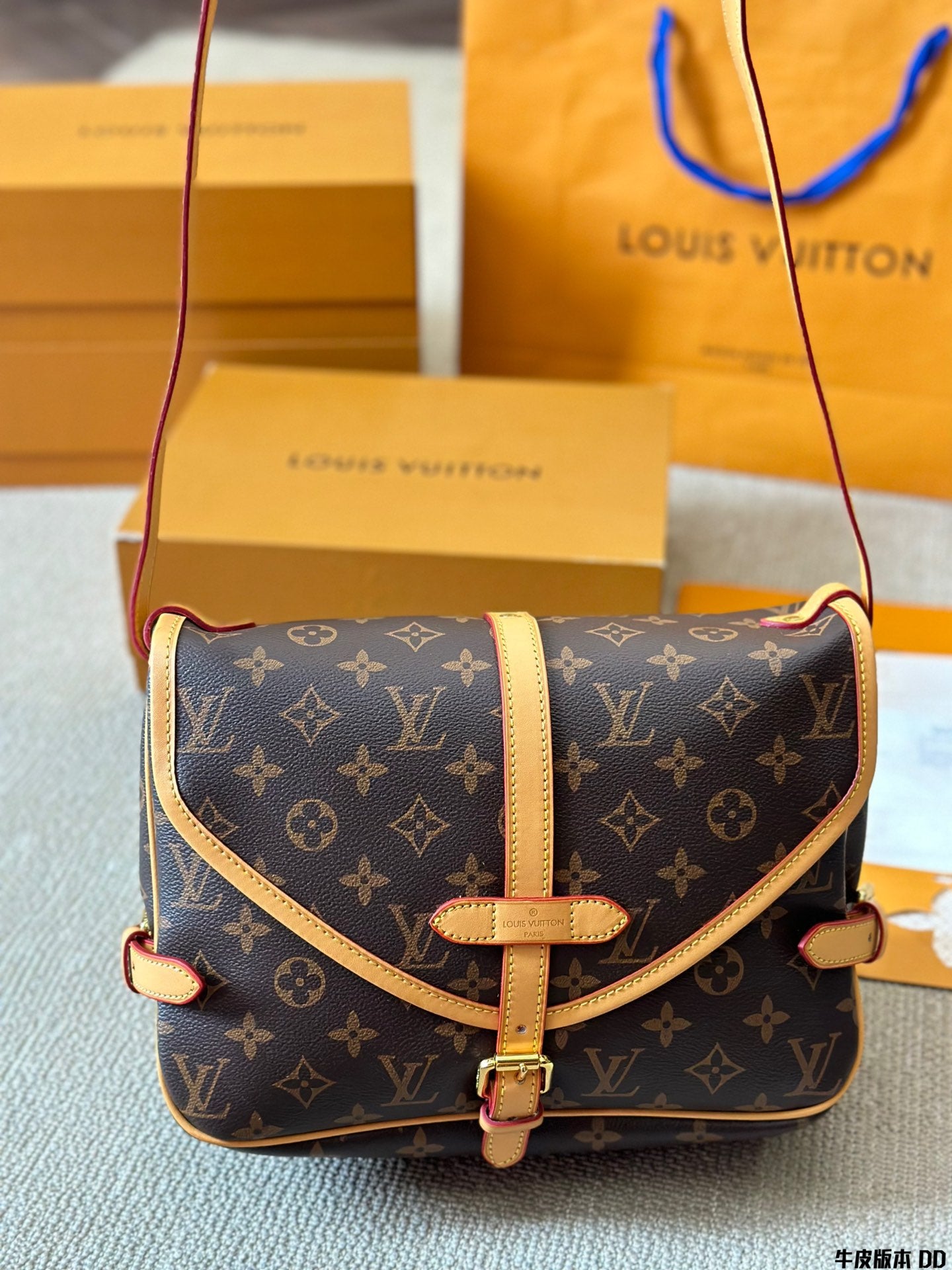 Louis new arrival saumur bb bag size:27 * 22cm