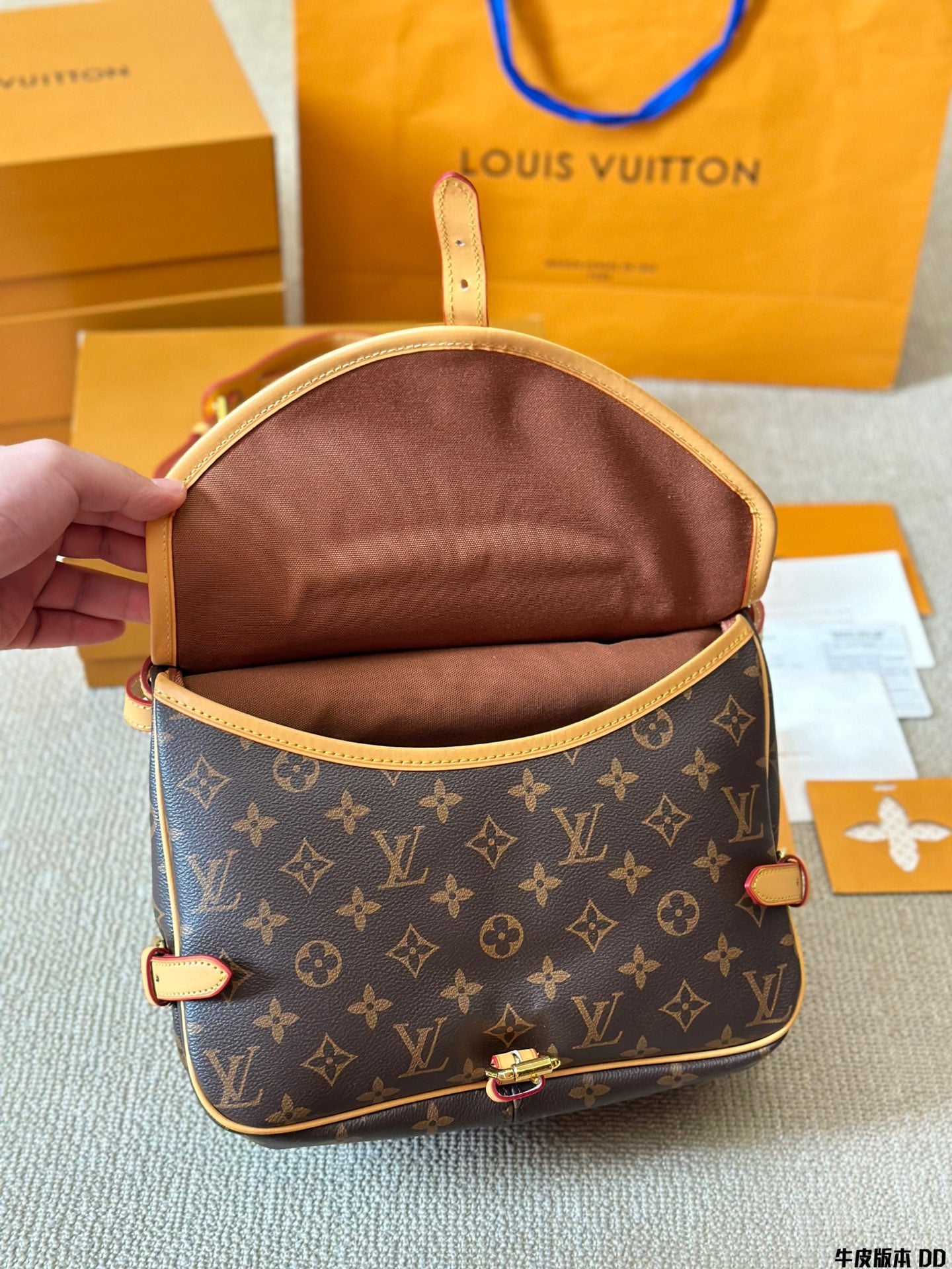 Louis new arrival saumur bb bag size:27 * 22cm