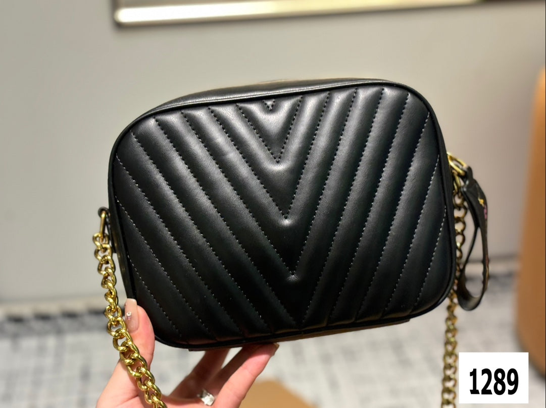 Louis new arrival wave bag size: 23 cm