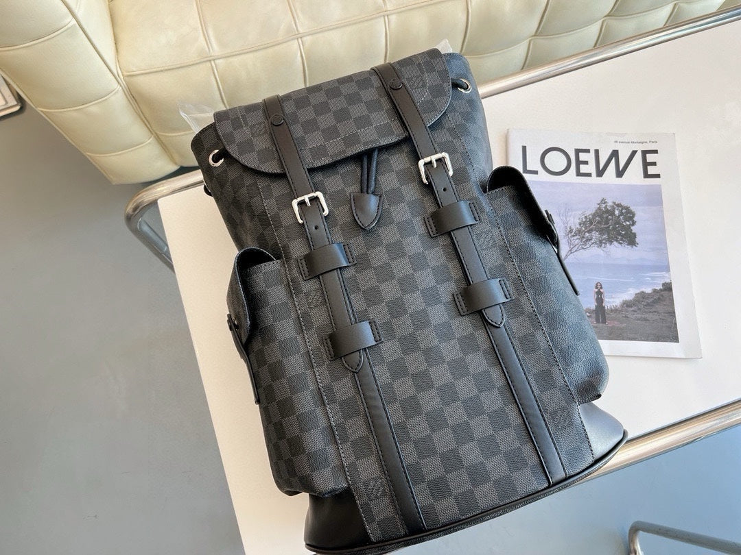Louis new arrival men backpack bag 003 size: 31*15*45 cm