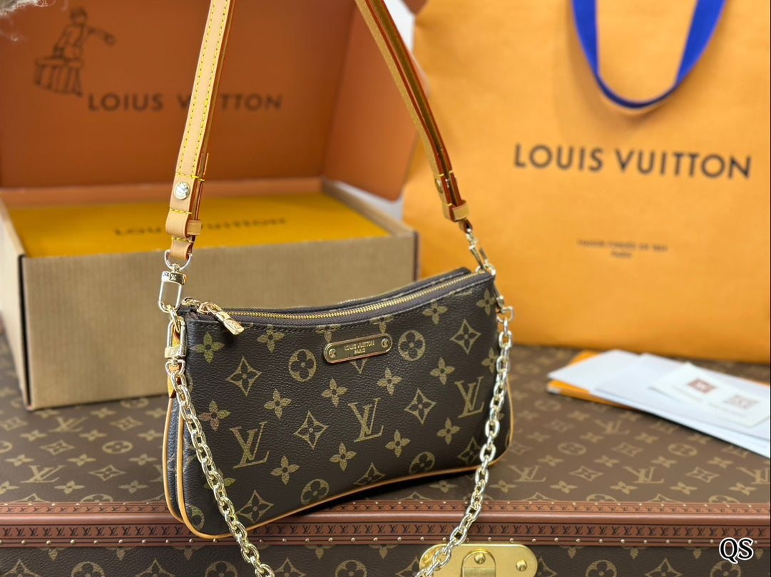 Louis new arrival hobo pochette bag size: 24*11 cm
