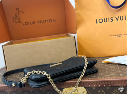 Louis new arrival hobo pochette bag size: 24*11 cm