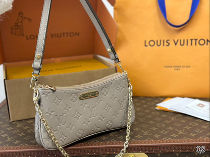 Louis new arrival hobo pochette bag size: 24*11 cm