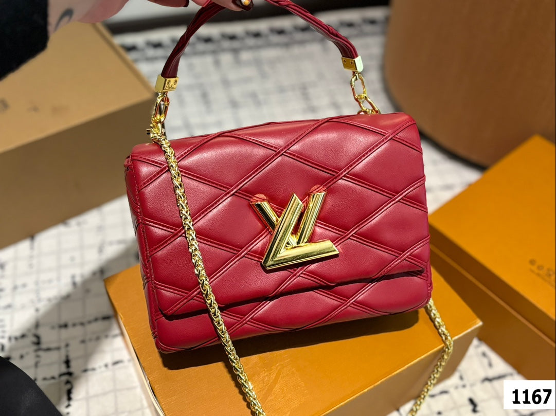 Louis new arrival Twist bag size: 22*13 cm