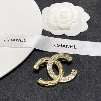 Cc brooch 0070
