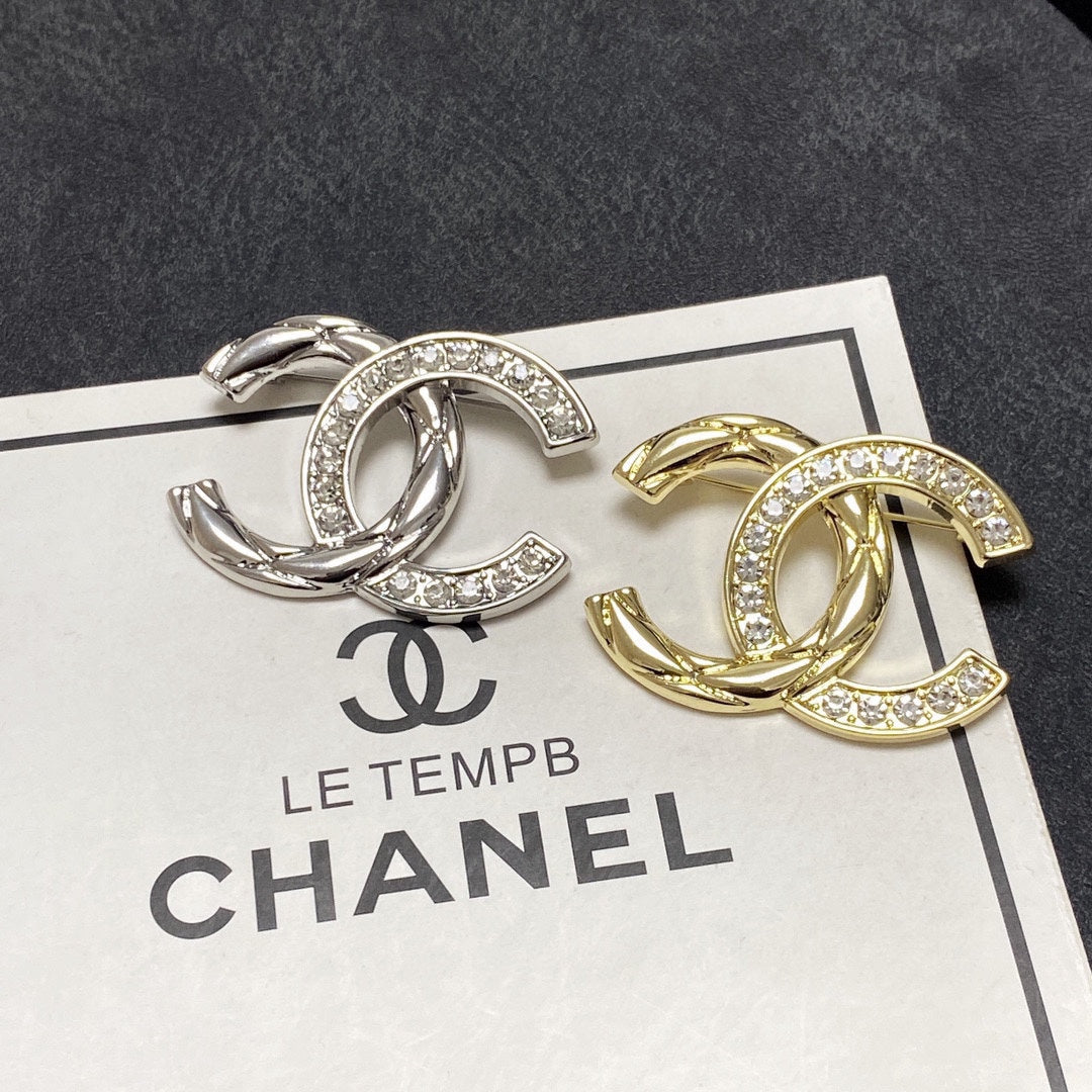 Cc brooch 0070
