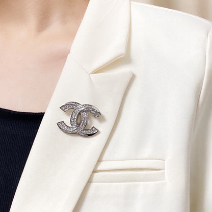 Cc brooch 0074