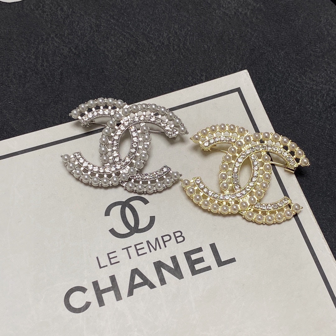 Cc brooch 0066