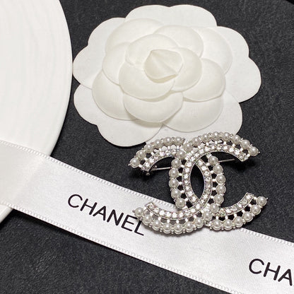 Cc brooch 0066