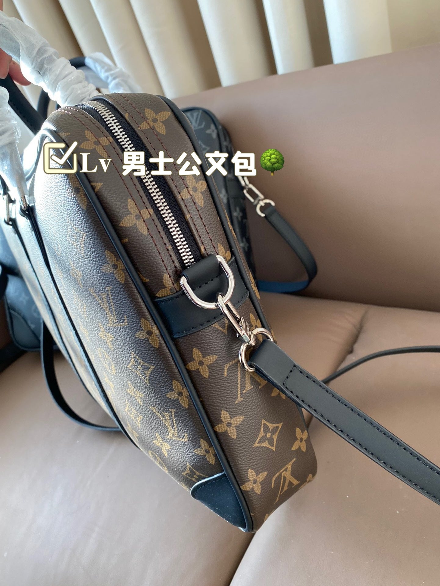 Louis new arrival briefcase laptop bag 005 size: 37*27 cm