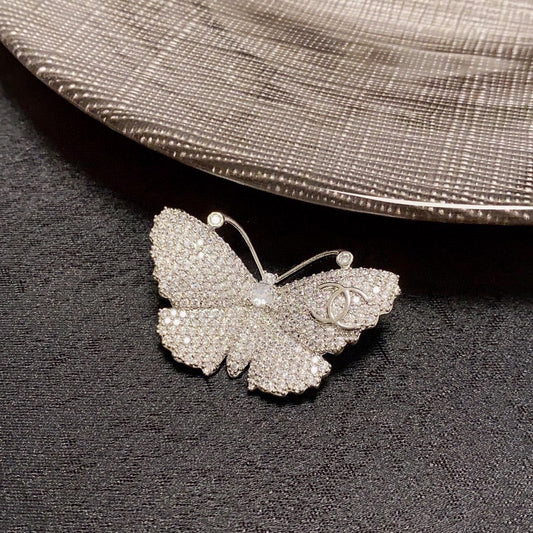 Cc brooch 0090