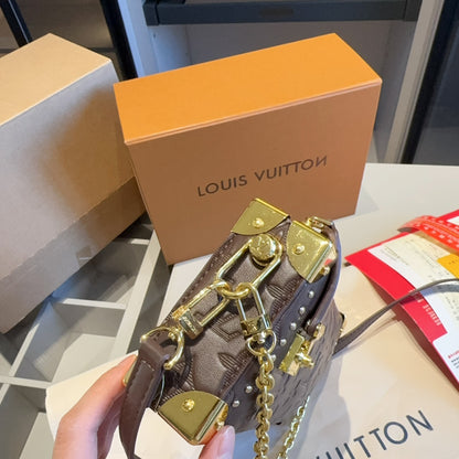 Louis new arrival slim trunk bag size:23*11*5 cm