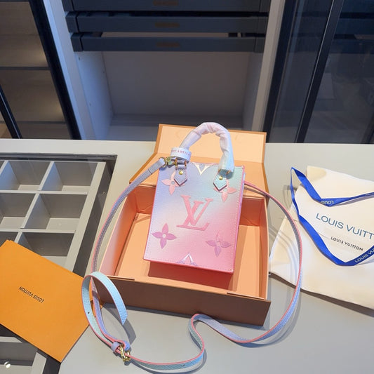 louis new arrival pink mini tote bag size: 14*17*5 cm