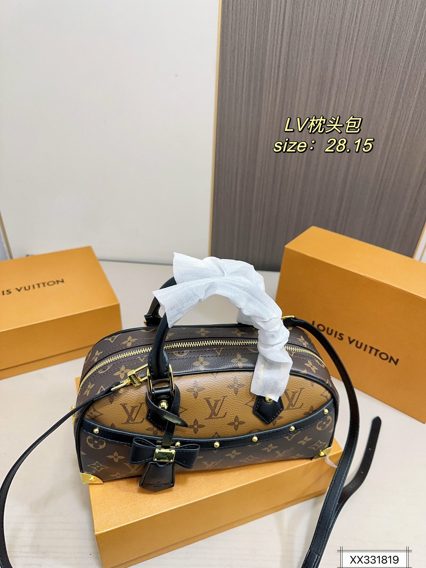 Louis new arrival bag size；28*15 cm