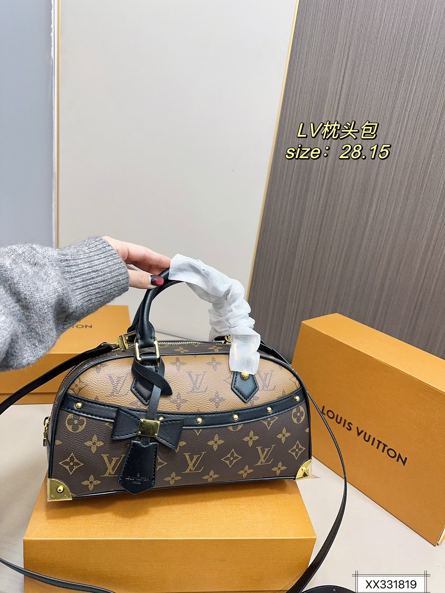 Louis new arrival bag size；28*15 cm