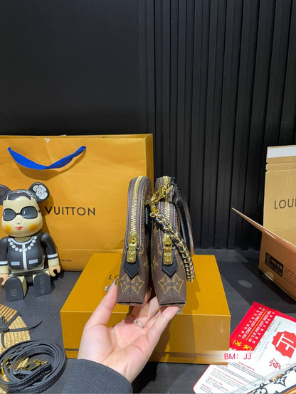 Louis new arrival bb bag size: 24*15 cm