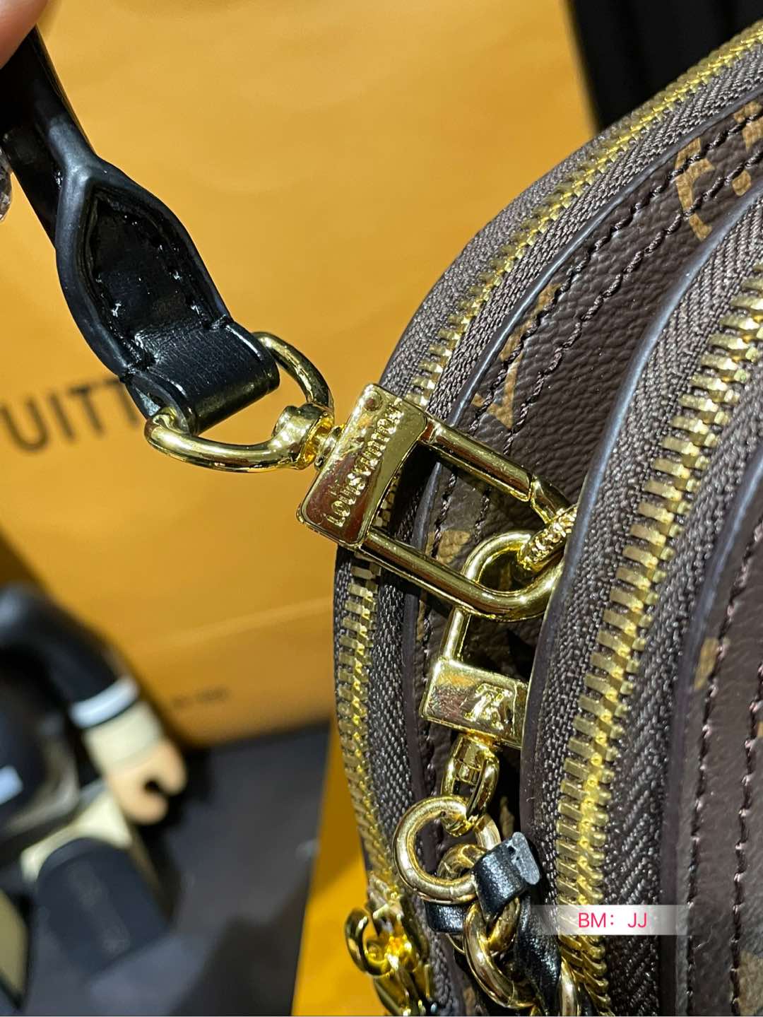 Louis new arrival bb bag size: 24*15 cm