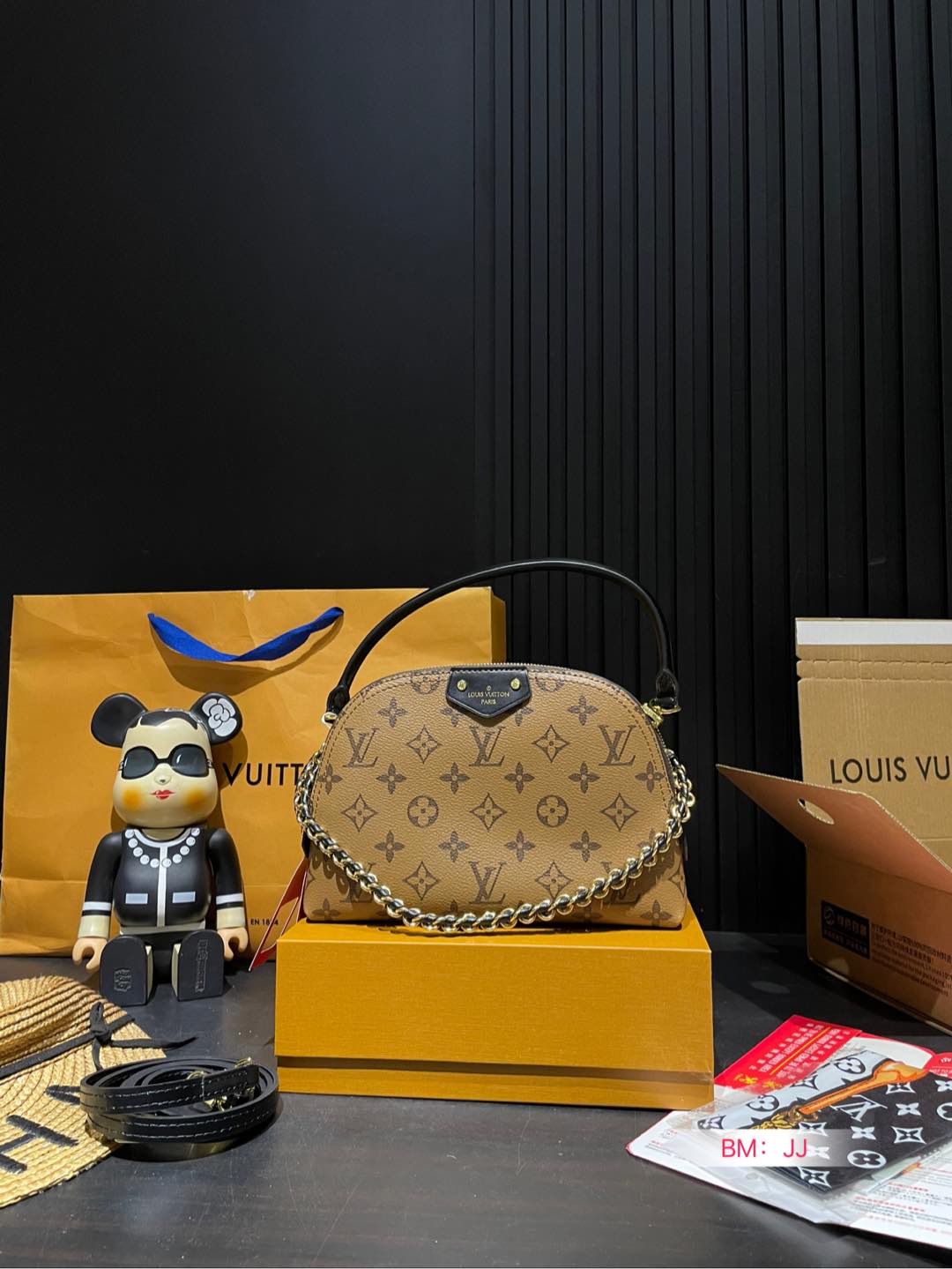 Louis new arrival bb bag size: 24*15 cm