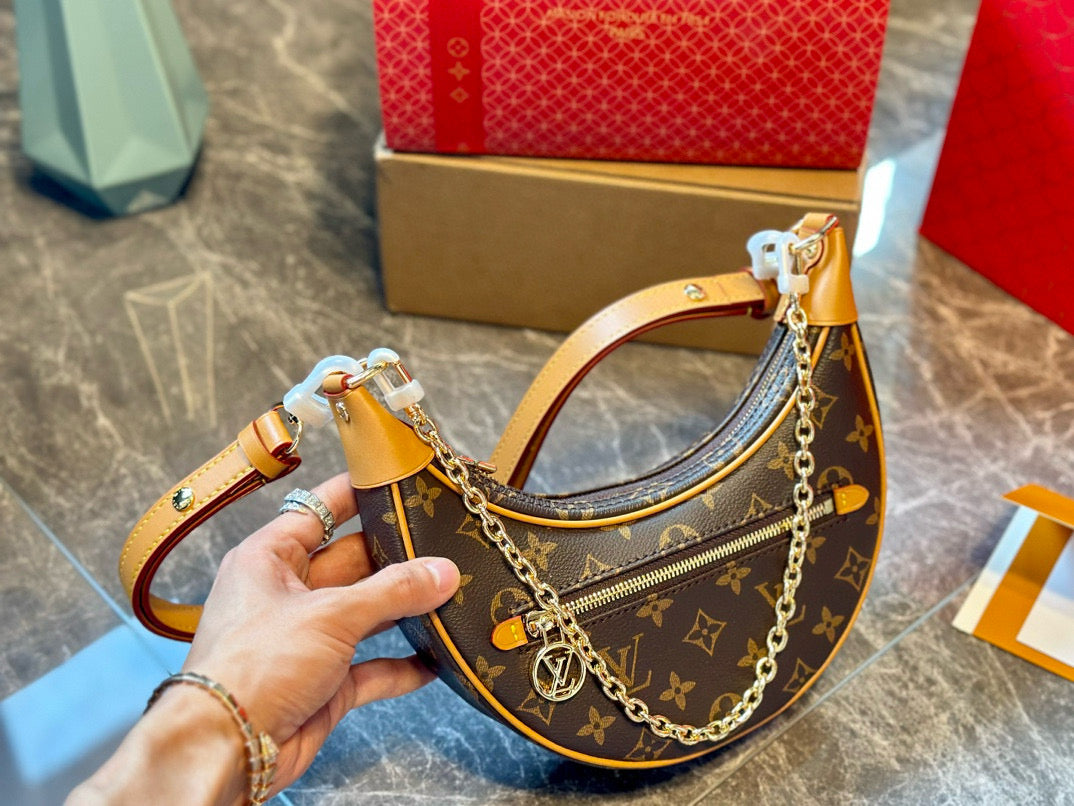 Louis new arrival Loop bag size: 23*13*6 cm