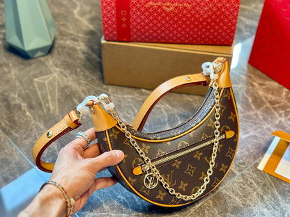 Louis new arrival Loop bag size: 23*13*6 cm