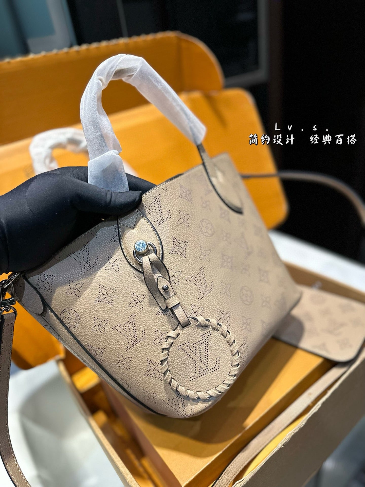 louis new arrival tote bucket bag size:21 * 20cm