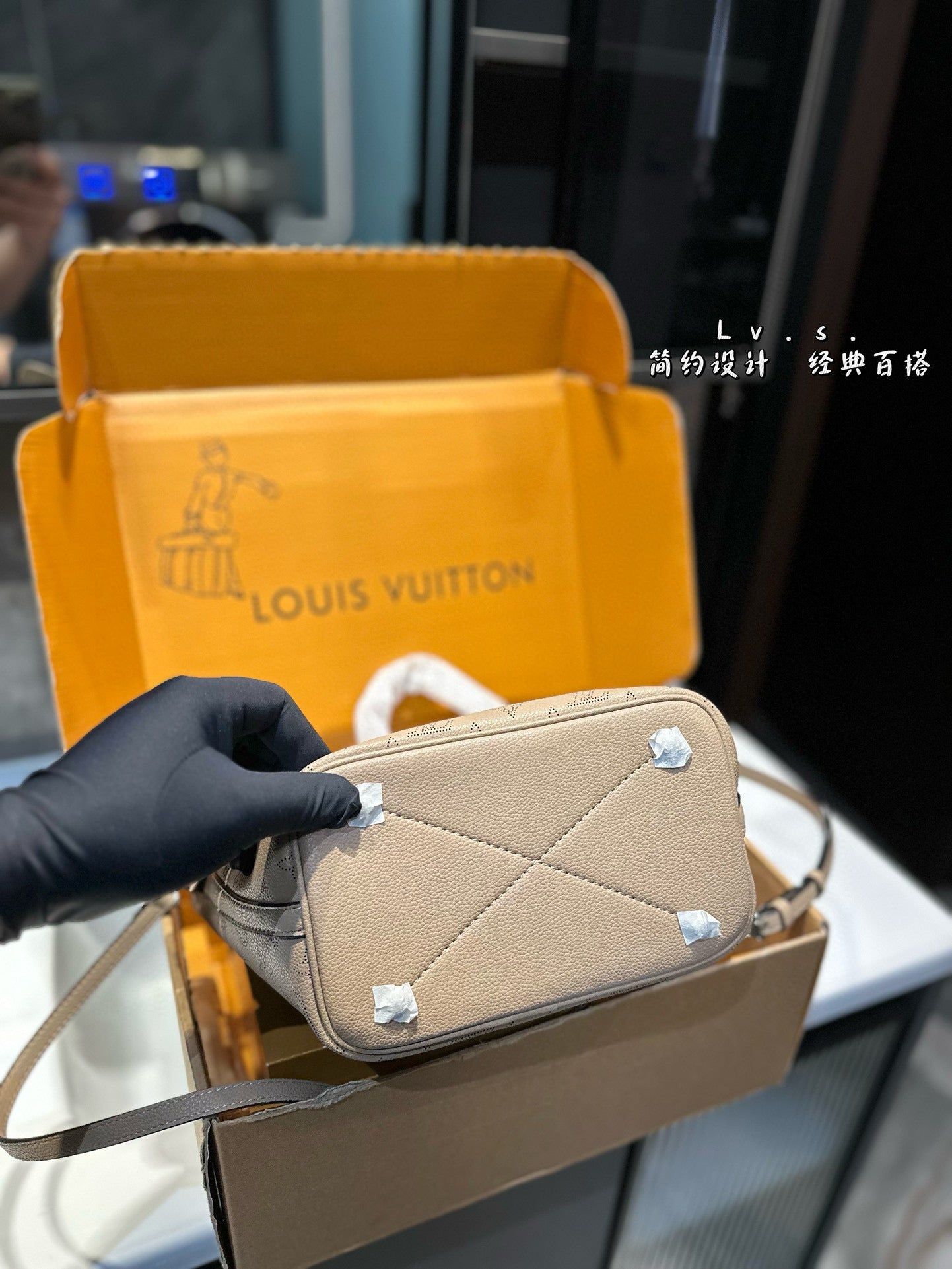 louis new arrival tote bucket bag size:21 * 20cm