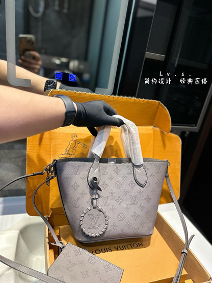 louis new arrival tote bucket bag size:21 * 20cm