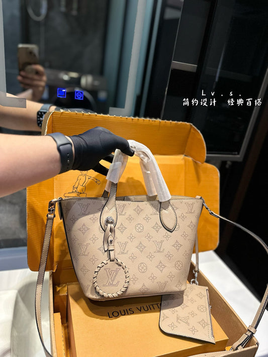louis new arrival tote bucket bag size:21 * 20cm