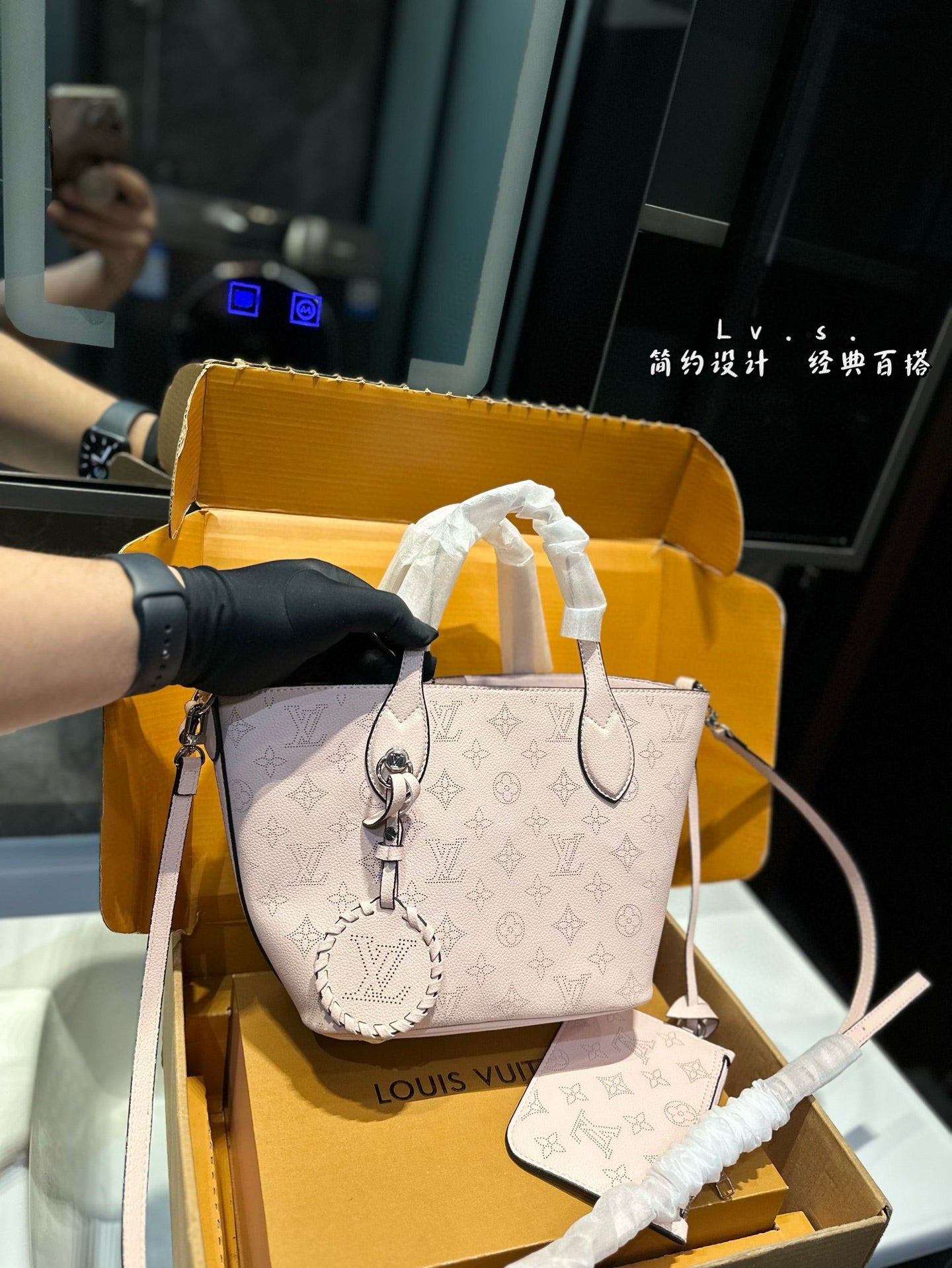 louis new arrival tote bucket bag size:21 * 20cm