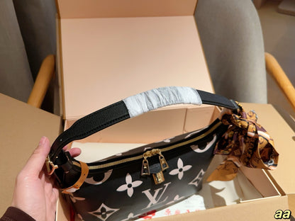 Louis new arrival hobo lock bag size:28*18*10 cm