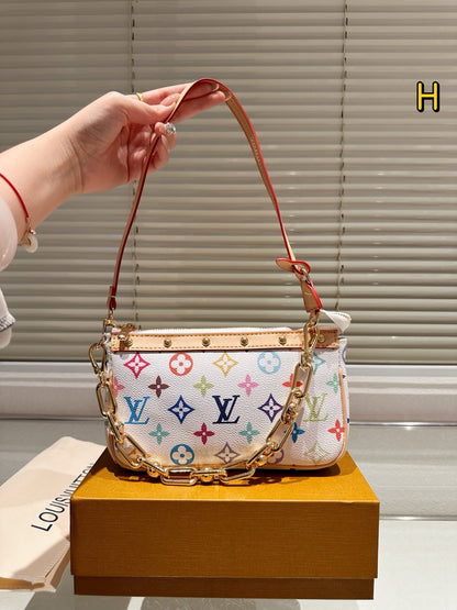 Louis new arrival hobo bag size: 21*12 cm