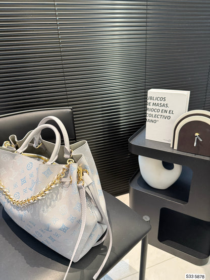 Louis new arrival  bella bag size: 33 * 24 cm