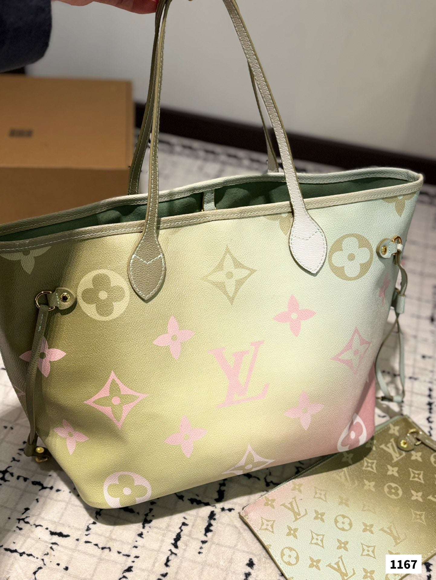 Louis new arrival neverfull tote bag size:33 * 29 cm