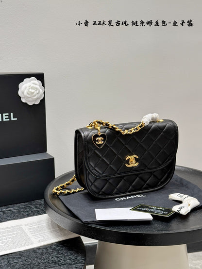 Cc new arrival chain 22K bag size: chain 24*15cm