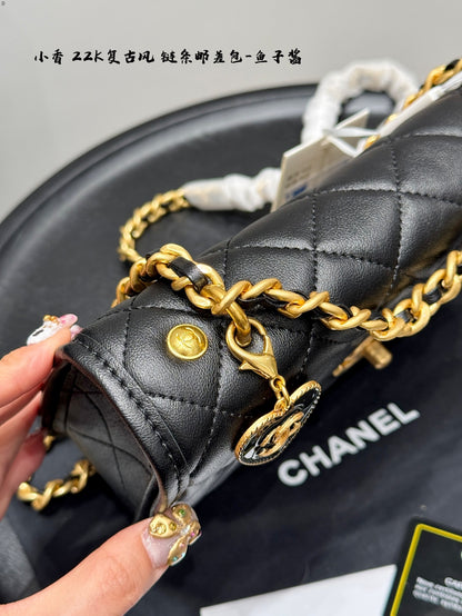 Cc new arrival chain 22K bag size: chain 24*15cm