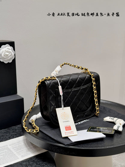 Cc new arrival chain 22K bag size: chain 24*15cm