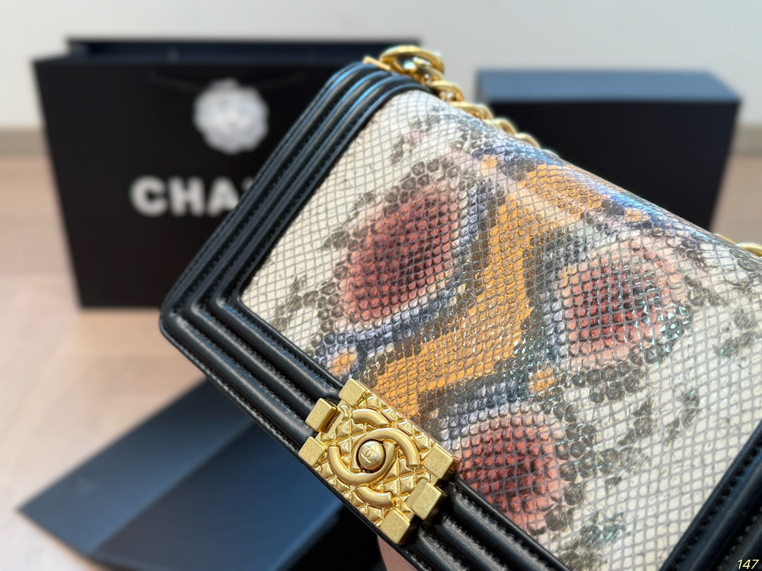 Cc new arrival chain leboy bag size: 25*14 cm