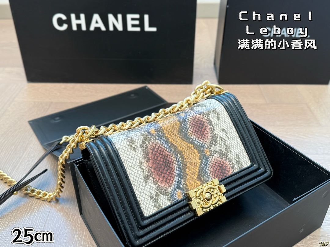 Cc new arrival chain leboy bag size: 25*14 cm