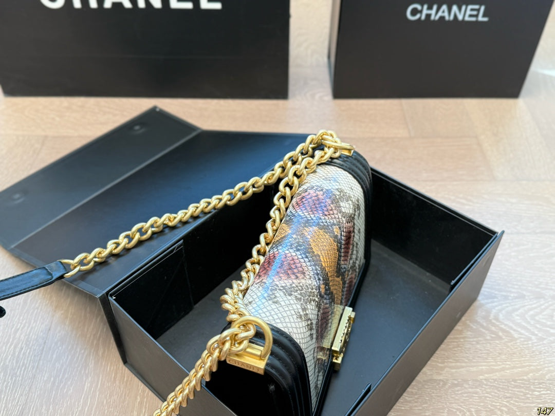 Cc new arrival chain leboy bag size: 25*14 cm