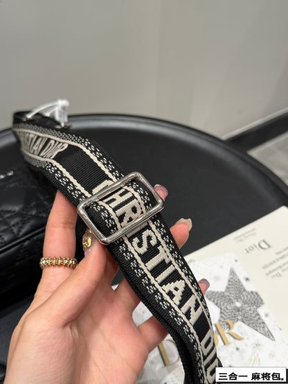 D new arrival chain hobo bag size: 23*17 cm