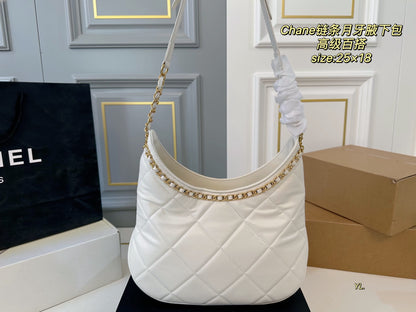CC new arrival chain hobo bag size: 25*18 cm