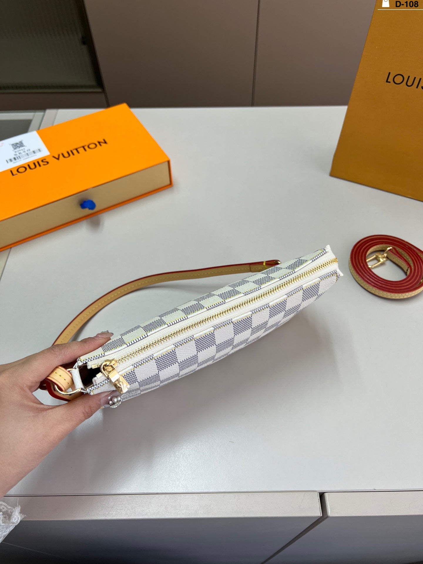 Louis new arrival IVY bag size: 21*12 cm