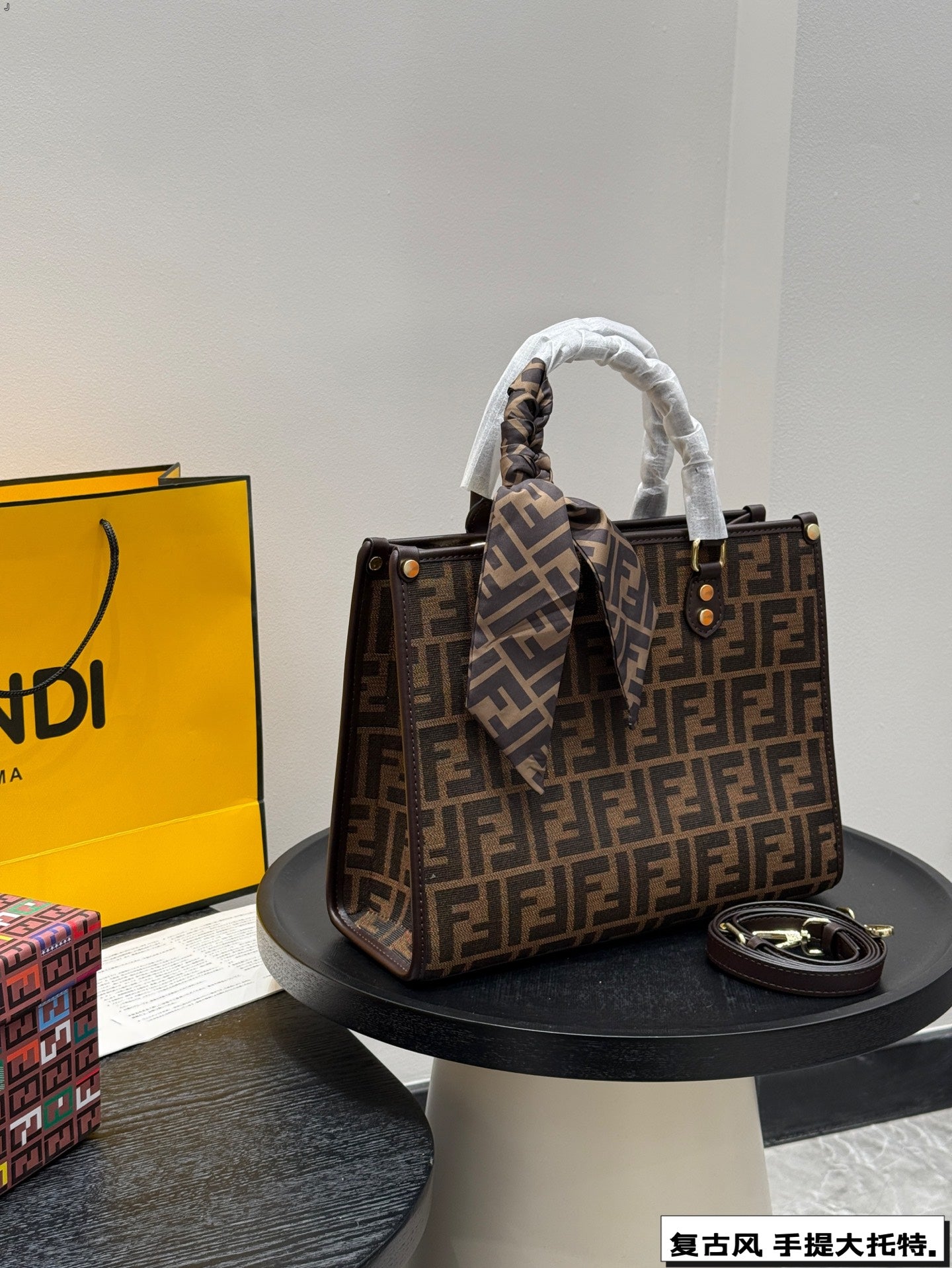 fen new arrrival tote bag size: 31 * 25cm